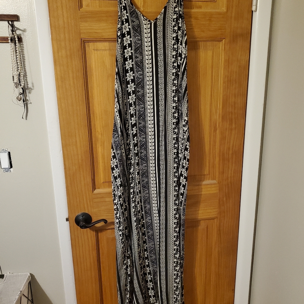 Xhiliration maxi dress